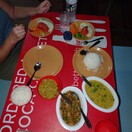 Zum hervorragenden Abschiedsessen (Prawn Chili, Dhal, …) wurden wir eingeladen